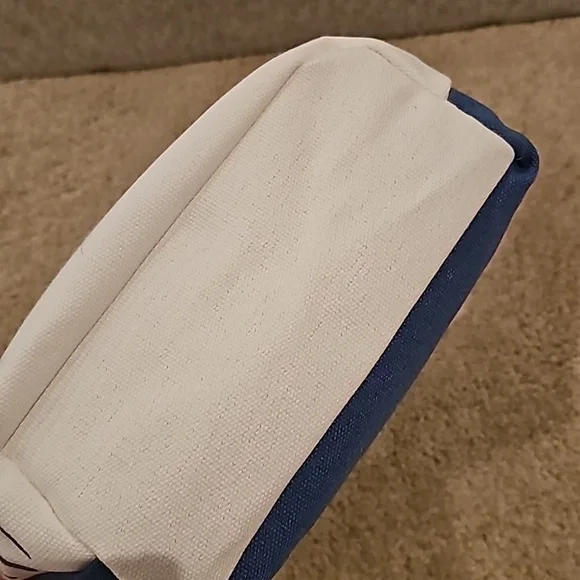 Hello Kitty Pouch - Picture 6 of 7